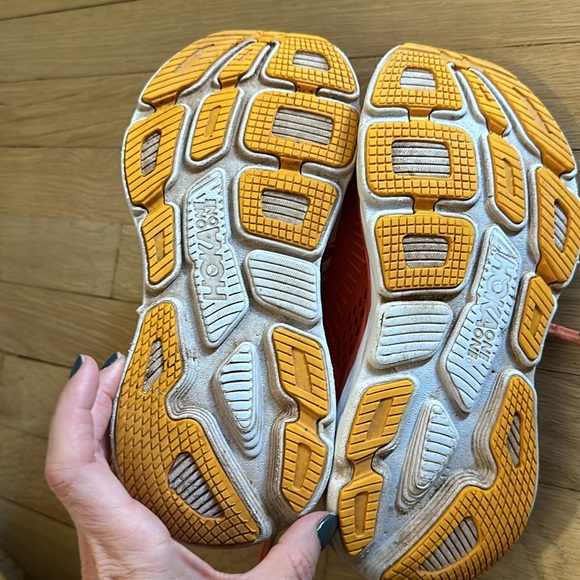 HOKA ONE ONE Women's Low-Top Running Shoes - Picture 9 of 10